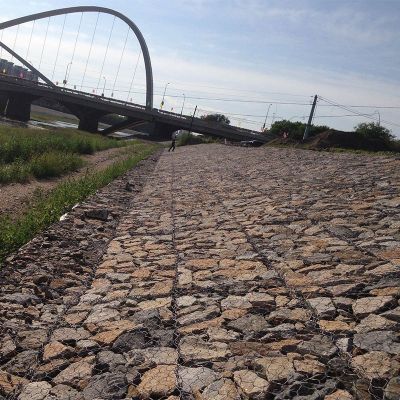 格賓網極好的透氣性使河床河岸得到修復